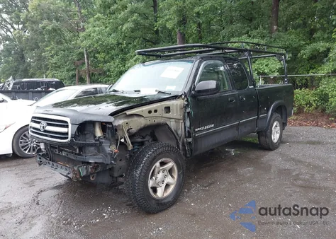 2002 Toyota Tundra Ltd V8 z USA, uszkodzony, nr VIN 5TBRT38112S247372